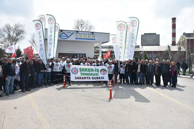 Adapazarı Şeker Fabrikasının "satış sürecine" ilişkin basın açıklaması yapıldı