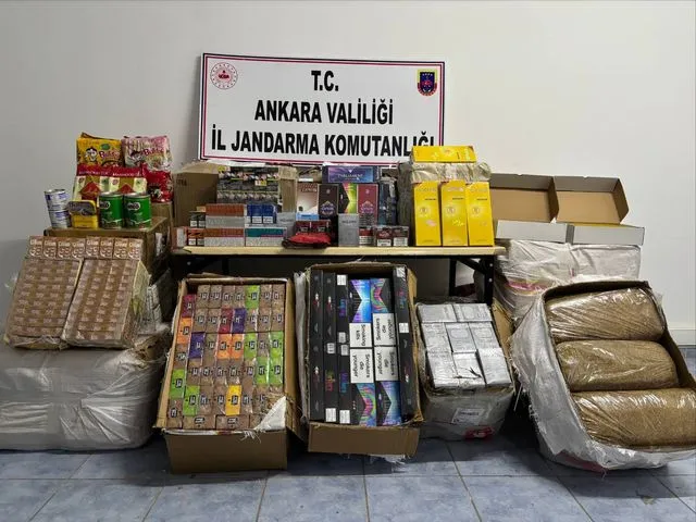 Ankara'da Jandarma Operasyonu: Kaçak Tütün ve Gıda Ürünleri Ele Geçirildi