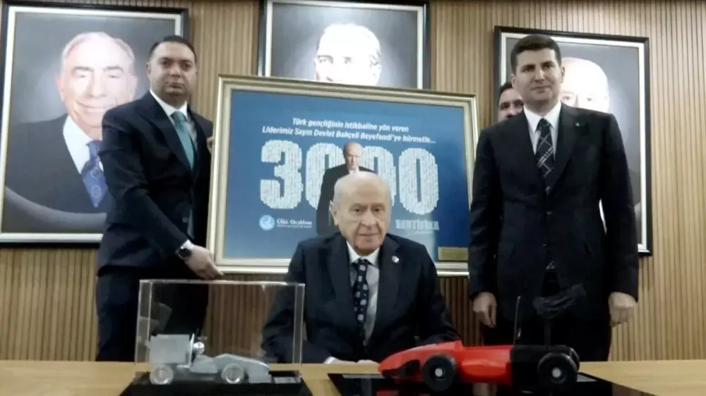 Bahçeli'den Yarış Arabalarına 'Göktay' İsimleri - Son Dakika