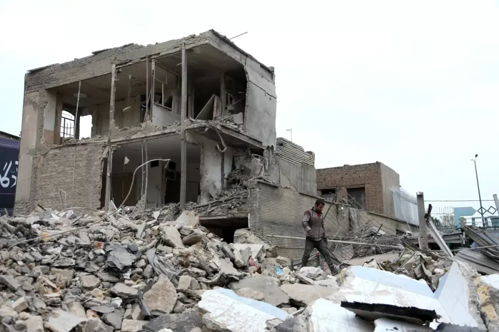 Bakü'den Tahran'a Dayanışma Köprüsü: Azerbaycan, İran'a Dev Yardım Konvoyu Gönderdi