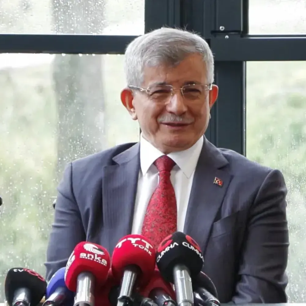 Davutoğlu'ndan 'Üçüncü Yol' Hamlesi: 6 Partiyle Yeni İttifak Sinyali