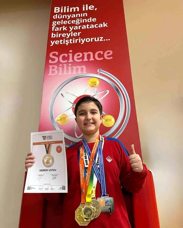 Dünya birincisi 4. sınıf öğrencisi Kerem