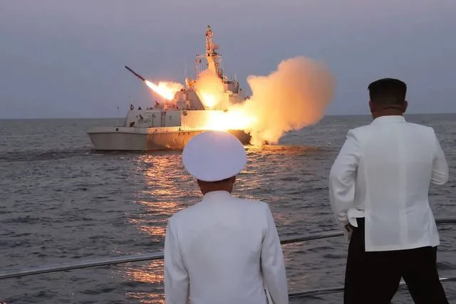 Dünya rahat bir nefes almaya hazırlanırken Kim Jong-Un füze fırlattı