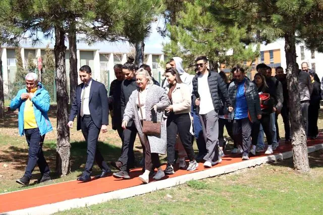 Elazığ'da sağlık için yürüdüler