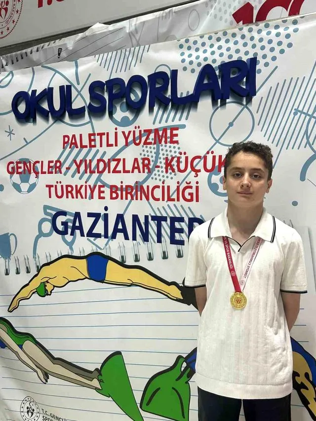 Elazığlı sporcu yüzmede Türkiye şampiyonu oldu