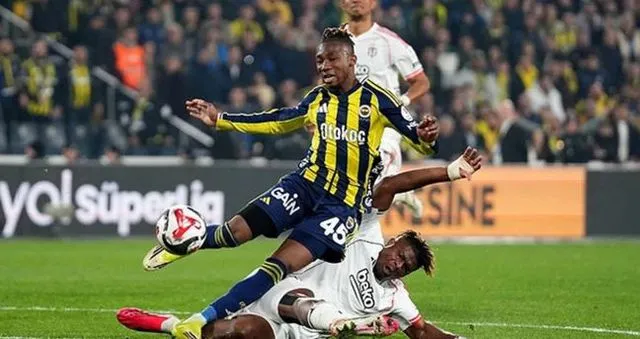 Fenerbahçe - Beşiktaş Derbisinde Penaltı Kararı Tartışmaları