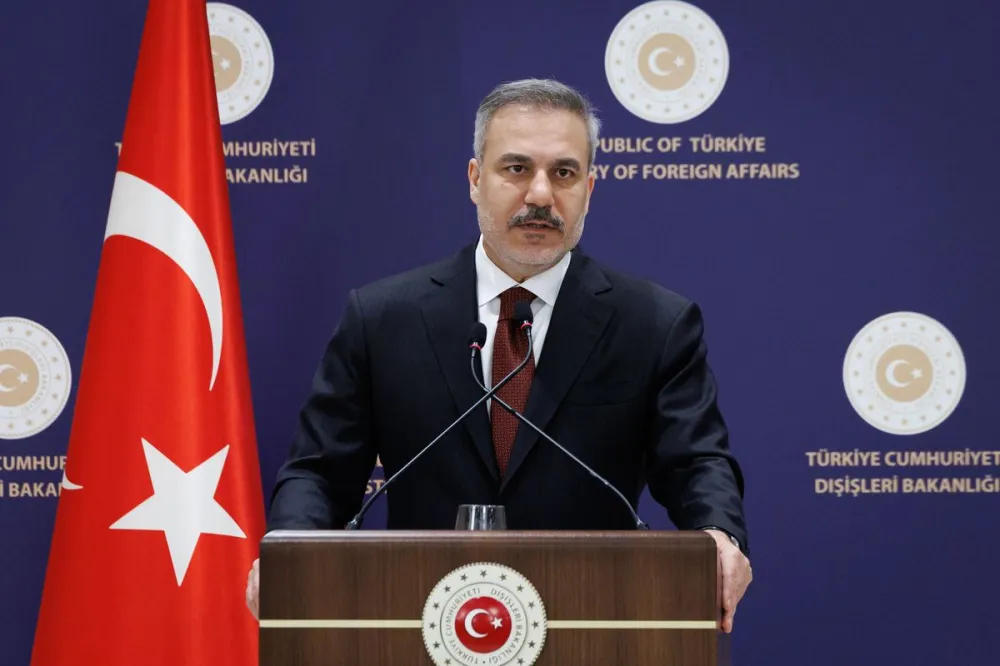 Hakan Fidan İngiltere
