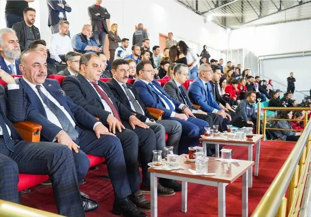 Kilis'te Bölgesel Ünilig Futsal Şampiyonası başladı
