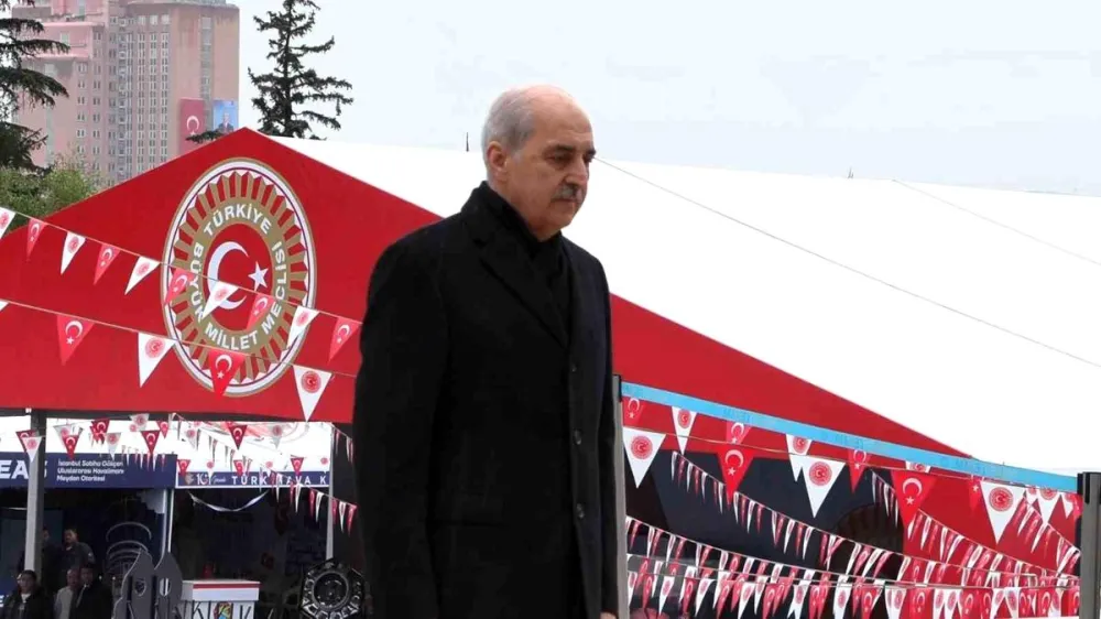 Meclis’te 23 Nisan Kutlamaları Başladı: TBMM Başkanı Numan Kurtulmuş Atatürk Anıtı’na Çelenk Bıraktı