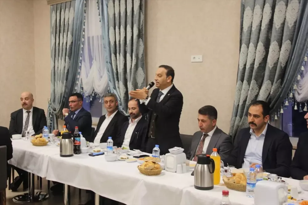 MHP Sivas Milletvekili Ahmet Özyürek'ten Zara'da Birlik ve Beraberlik Mesajı: İftar Programında Teşkilatla Bir Araya Geldi