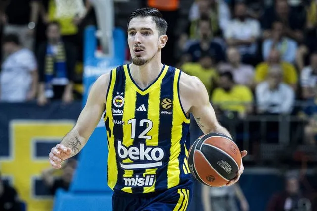Nando De Colo