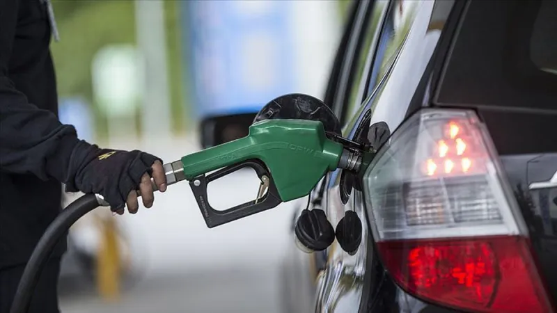 Akaryakıt zammı iptal mi, zam gelecek mi? 7 Nisan benzine motorine zam var mı?