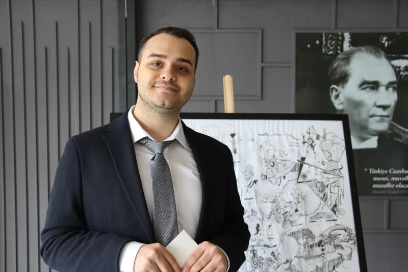 Antalya'da otizmli genç sanatçı eserlerini sergiledi