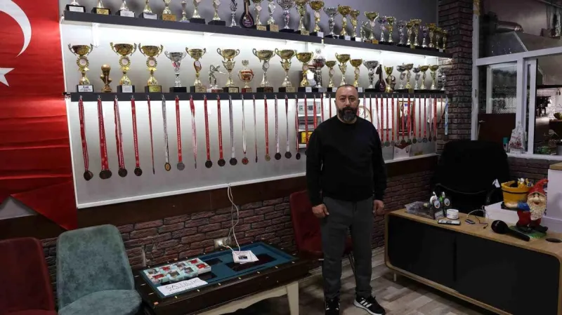 Bilardoyu aşka dönüştürdü, 150 sporcu yetiştirdi