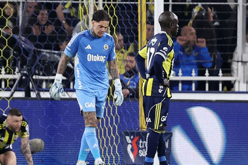 Ederson krizi! Tribünler ayaklandı, kararını verdi