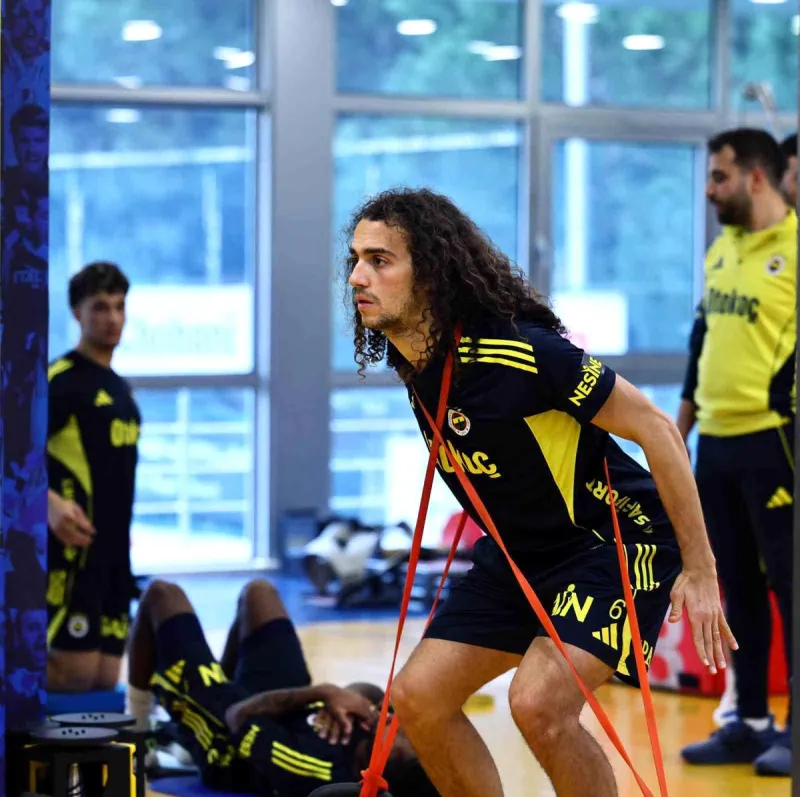 Fenerbahçe, Teknik Direktör Domenico Tedesco Önderliğinde Yoğun Hazırlık Sürecine Devam Ediyor