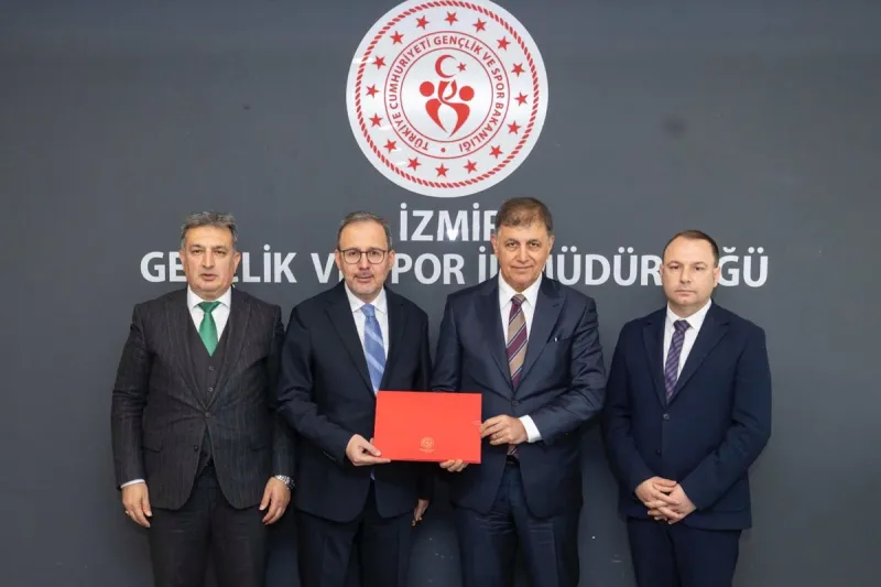 İzmir'de Karşıyaka Stadı'nın inşaatı için protokol imzalandı