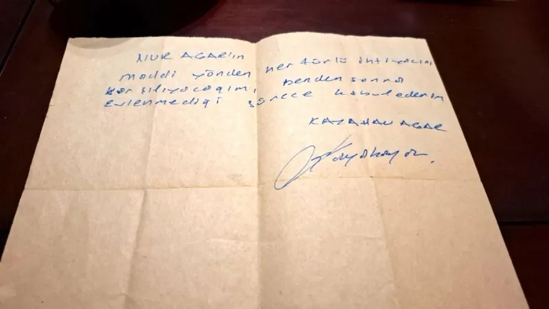 Kayahan'ın Mirasında 'Sahte İmza' Krizi: Beste Açar'dan Üvey Annesi İpek Açar Hakkında Suç Duyurusu