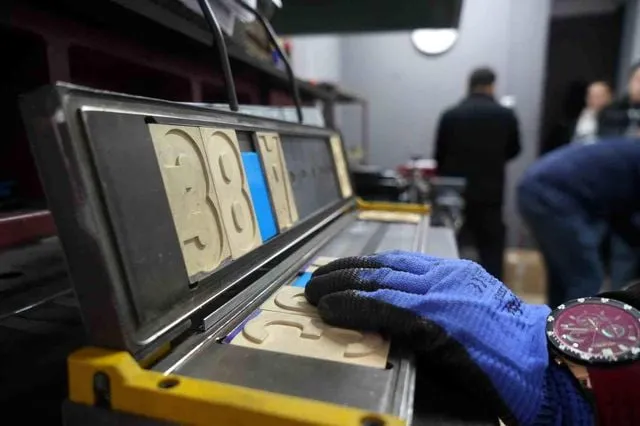 Samsun'da Plaka Basım Rekoru: Bir Yıllık İş Hacmi Sadece 20 Güne Sığdırıldı