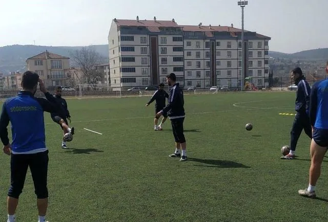 Söğütspor Futbolcuları Bayram İzni İçin Antrenmanları Tamamladı