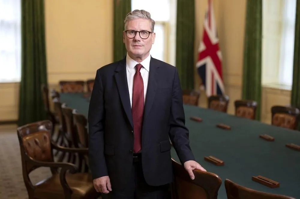 Starmer, Mandelson atamasını özür dileyerek eleştirdi