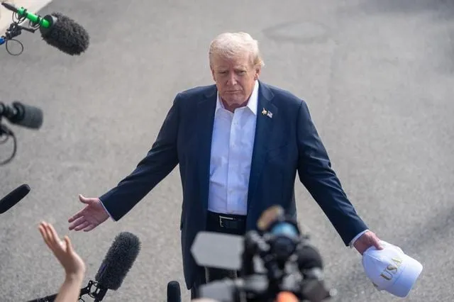 Trump: 'İran da anlaşma yapmak istiyor, bugün muhtemelen telefonla görüşeceğiz'