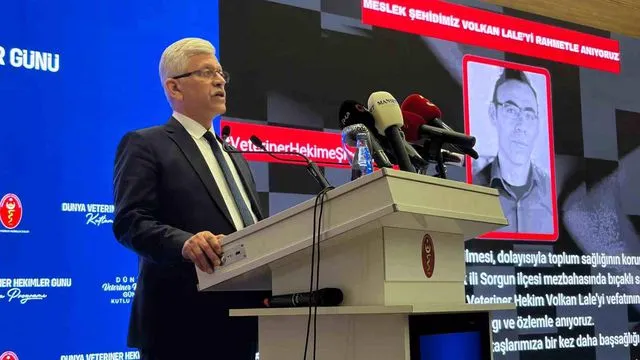 TVHB Başkanı Eroğlu: "Sağlıklı toplum hedefini gerçekleştirmek için mutlaka veteriner hekimlik hizmetlerine ihtiyaç var"