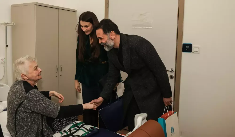 Ünlüler Darülaceze